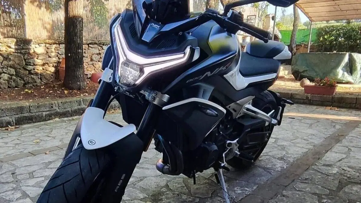 CFMOTO 800NK Advanced (2023 - 26)  (2)