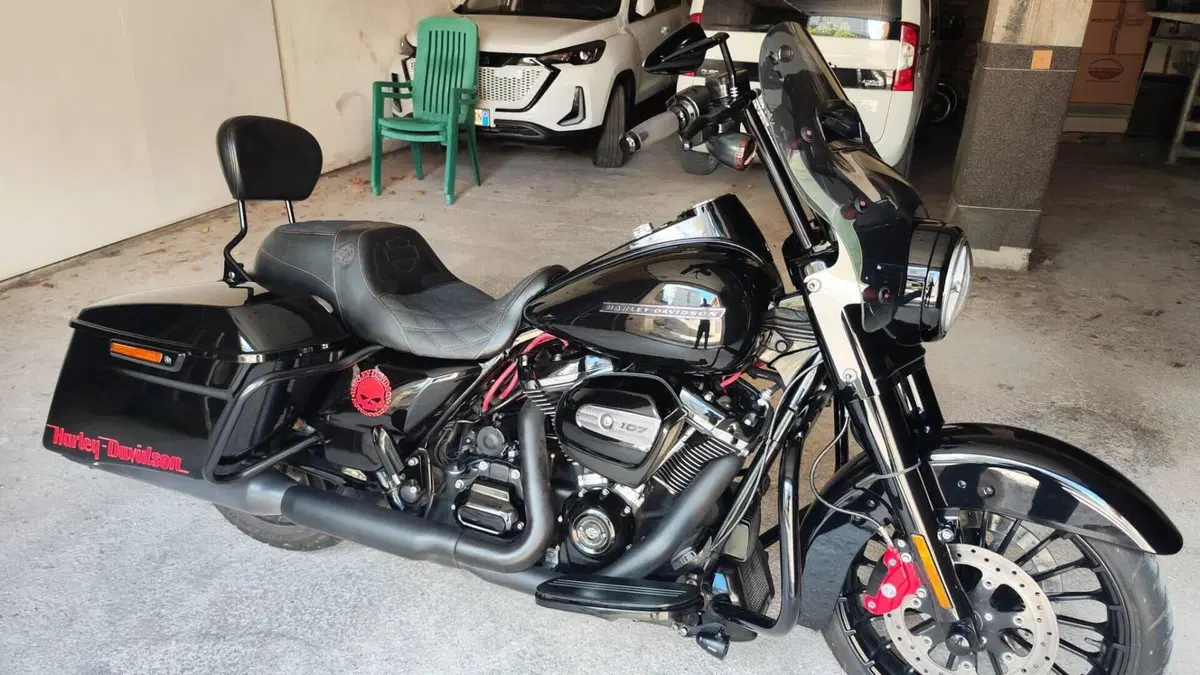 Harley-Davidson 107 Road Glide Special (2017 - 18) - FLTRXS  (2)
