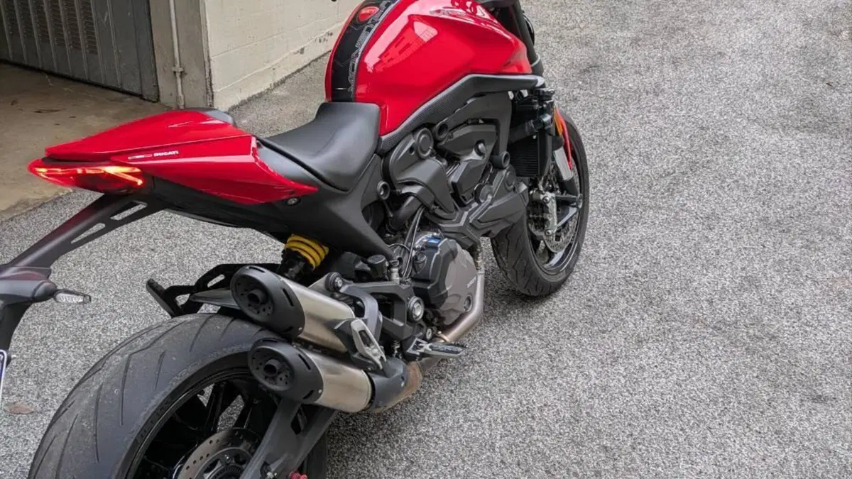 Ducati Monster 937 + (2021 - 25)  (11)