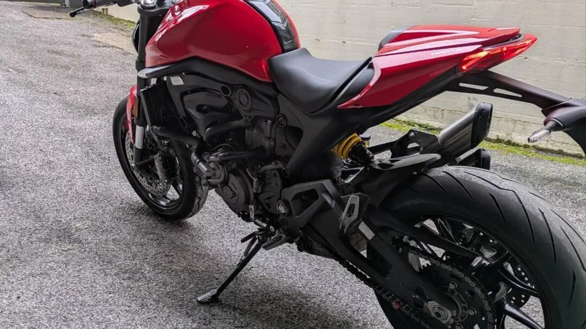 Ducati Monster 937 + (2021 - 25)  (12)