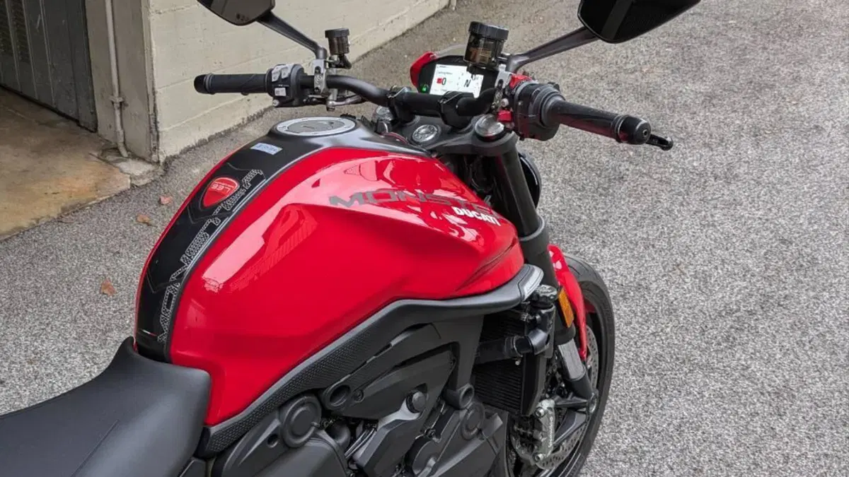 Ducati Monster 937 + (2021 - 25)  (13)