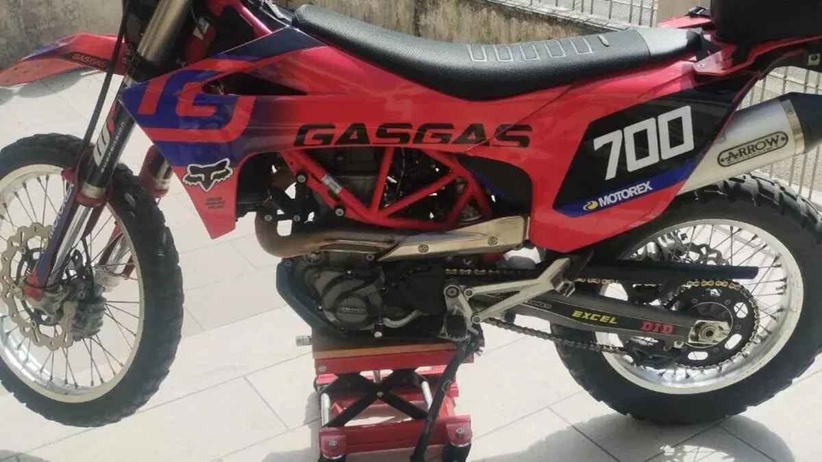 GASGAS ES 700 (2022 - 26)  (6)