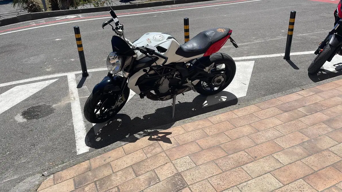 MV Agusta Brutale 800 EAS (2012 - 14) 