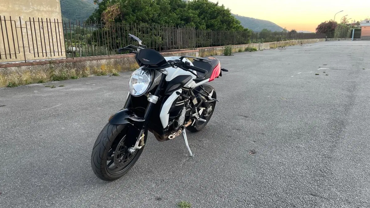 MV Agusta Brutale 800 EAS (2012 - 14)  (2)