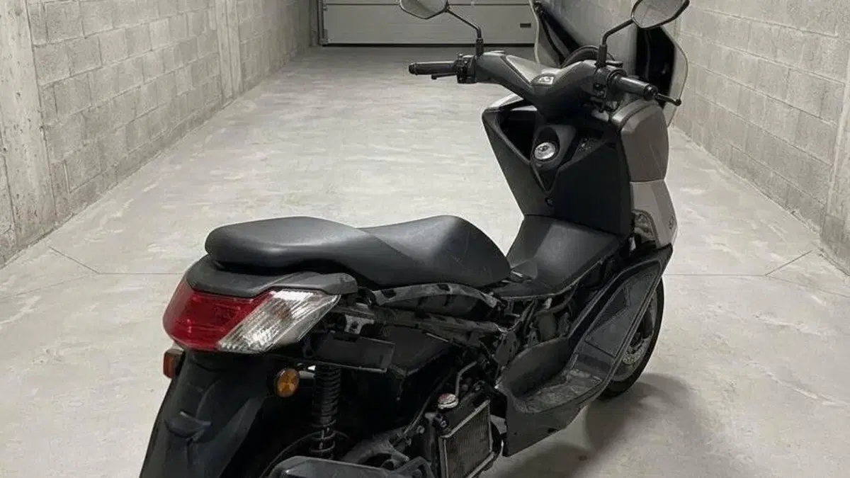 Yamaha N-Max 125 (2015 - 17)  (3)