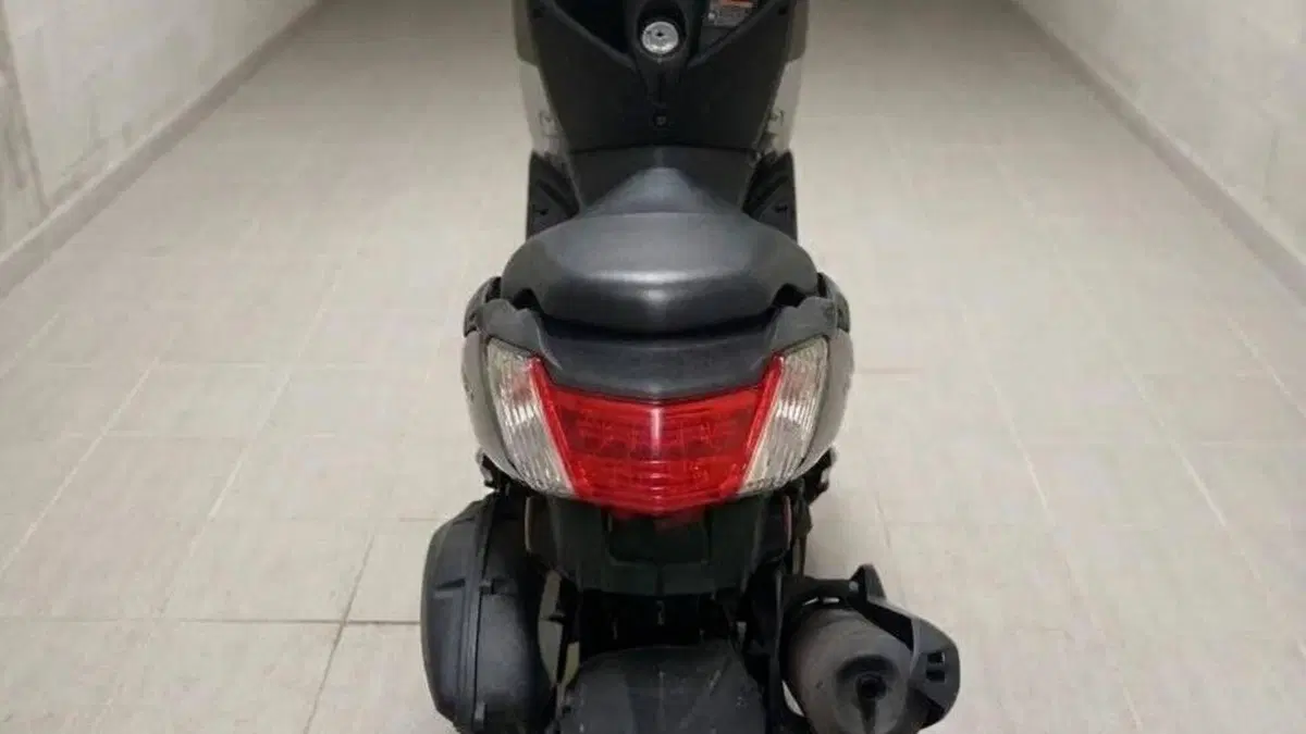 Yamaha N-Max 125 (2015 - 17)  (4)