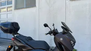 Yamaha X-Max 300 Tech Max (2025 - 26)  (2)