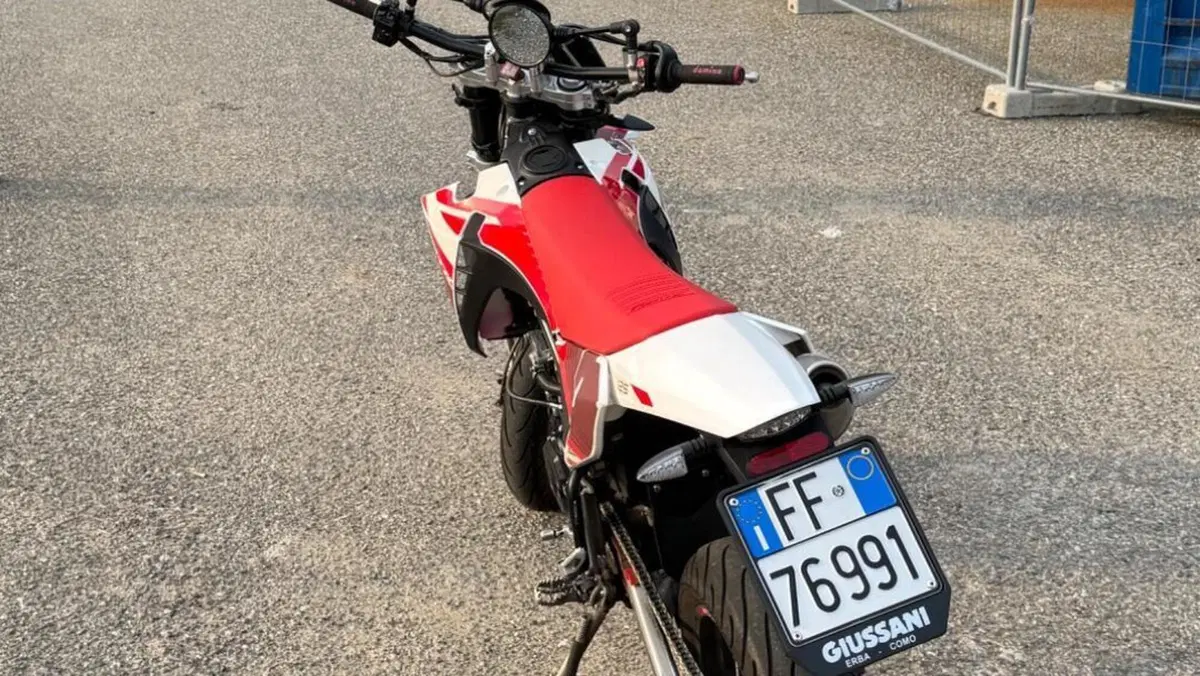 Fantic Motor XMF 125 Motard Performance 4T (2023 - 24)  (4)