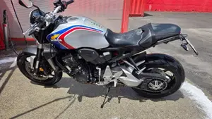 Honda CB 1000 R + Limited Edition (2019)  (2)