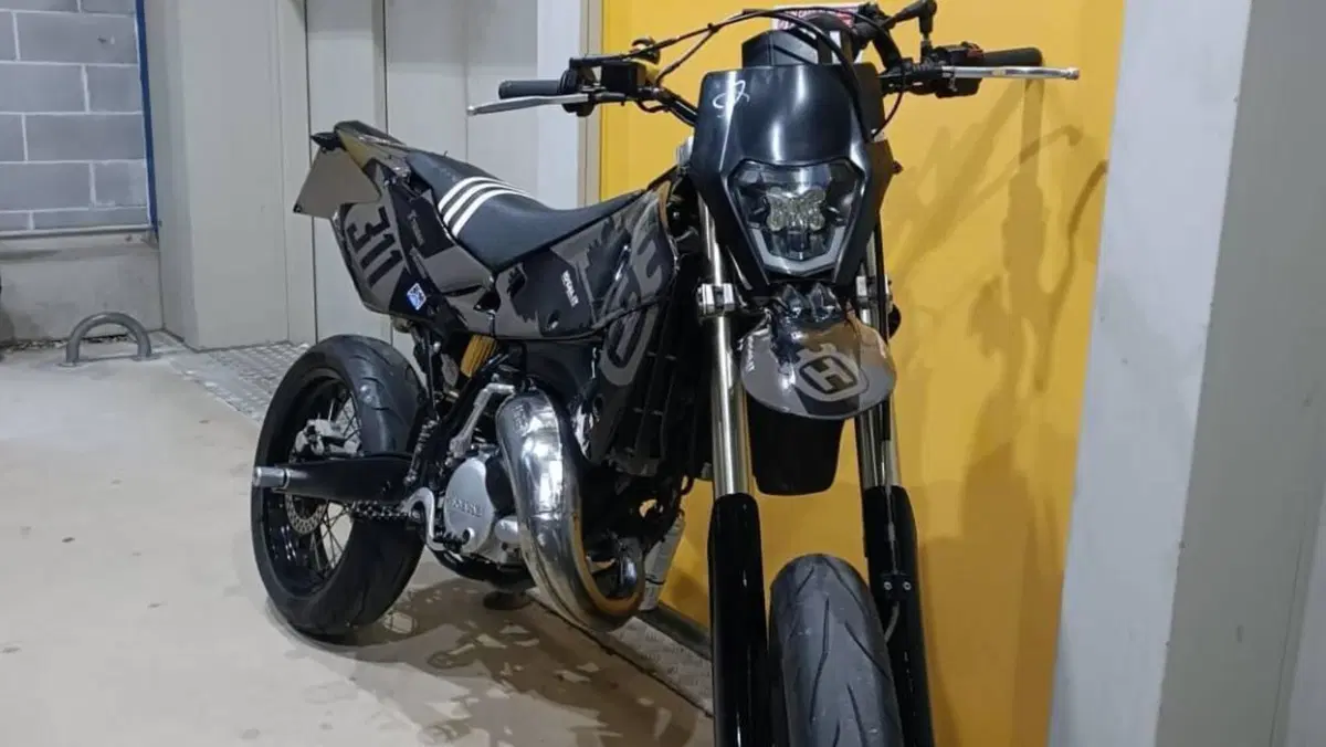 Husqvarna SM 125 S (2005)  (2)