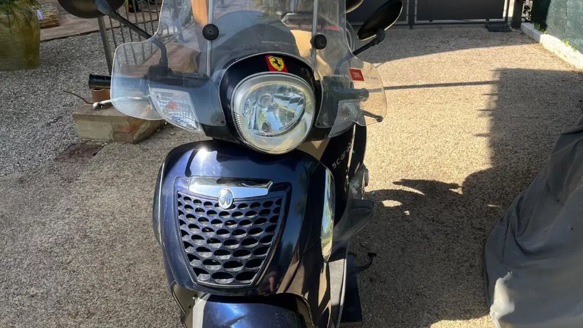 Aprilia Scarabeo 200 i.e. (2009 - 11)  (2)