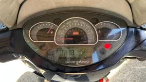 Aprilia Scarabeo 200 i.e. (2009 - 11)  (5)