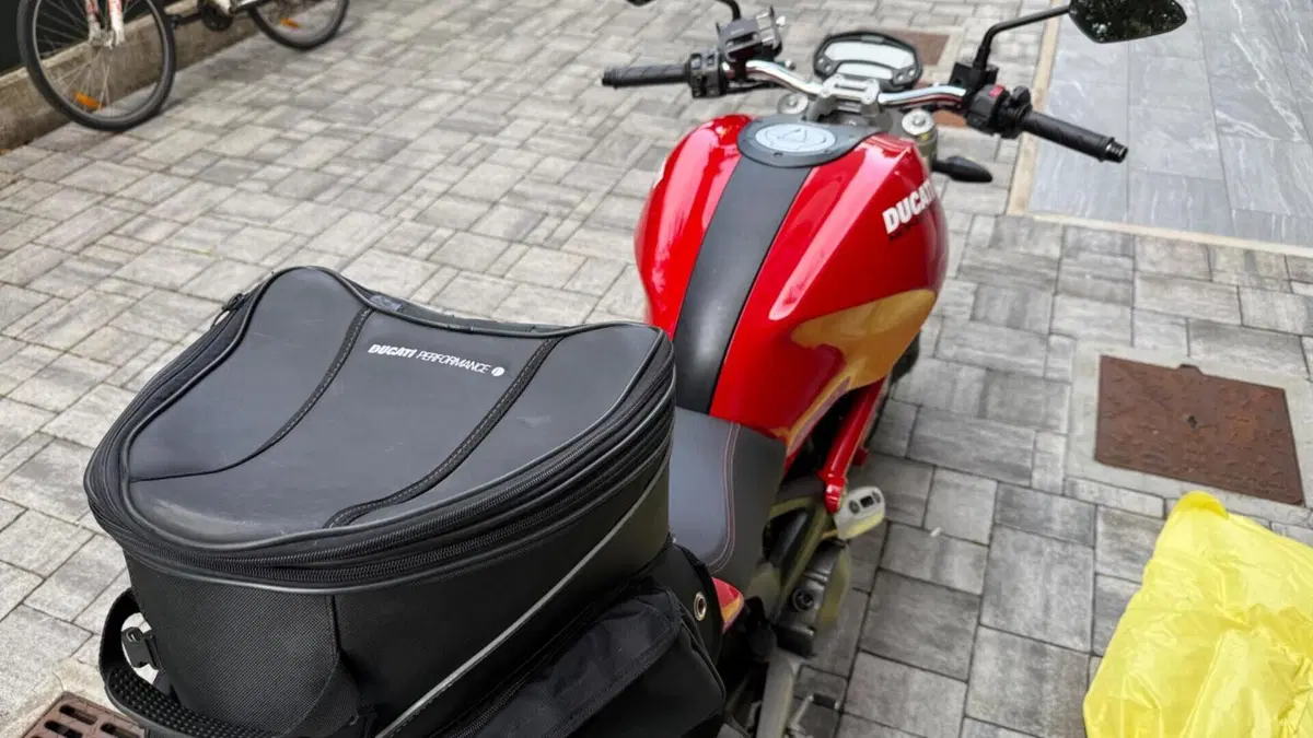 Ducati Monster 696 (2008 - 13)  (5)