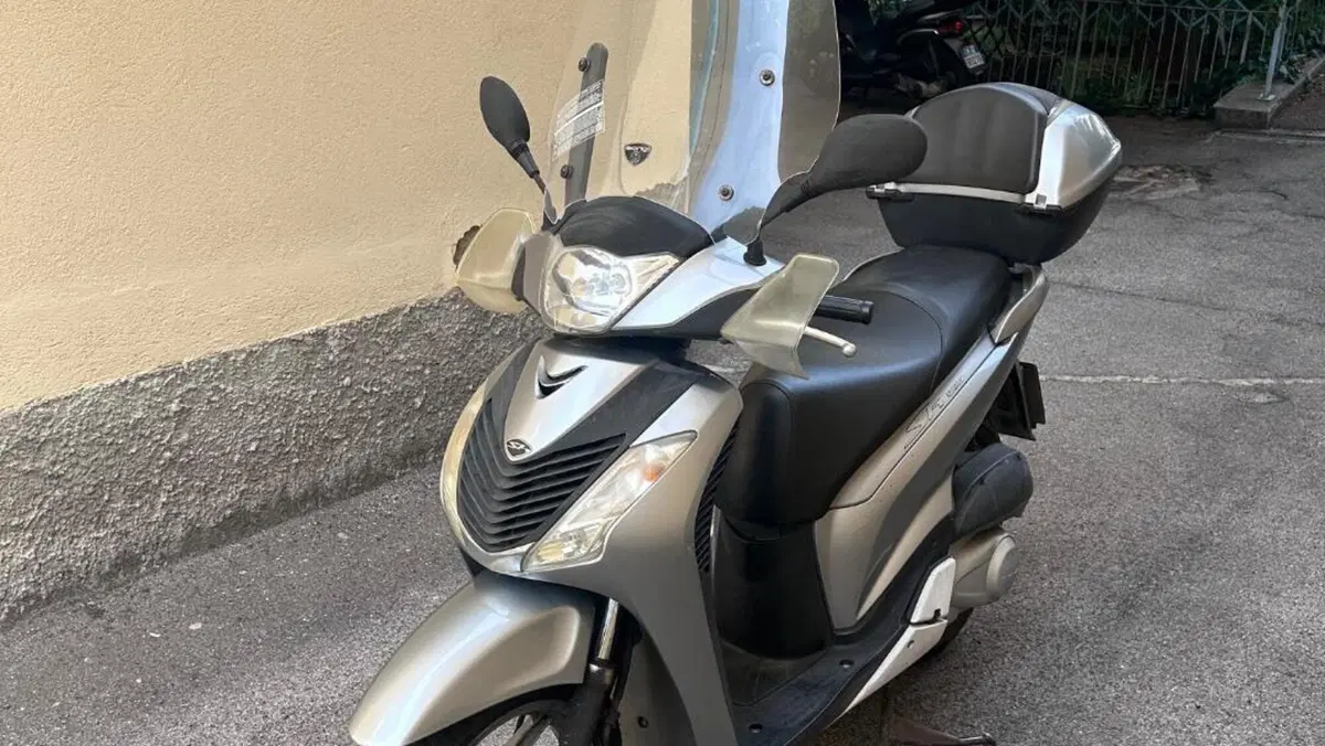 Honda SH 125 i (2009 - 12)  (2)