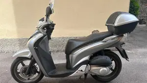 Honda SH 125 i (2009 - 12)  (4)