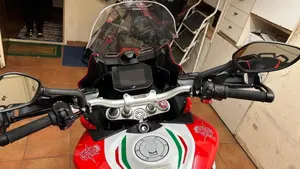 MV Agusta Turismo Veloce 800 RC SCS (2022 - 26)  (2)