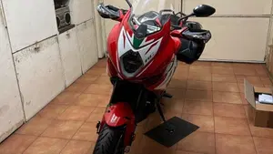 MV Agusta Turismo Veloce 800 RC SCS (2022 - 26)  (4)