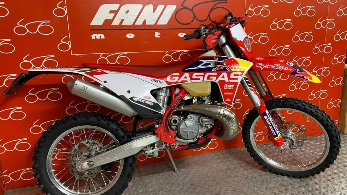 GASGAS EC 300 (2022)  (3)