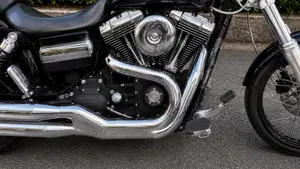 Harley-Davidson 1584 Wide Glide (2007 - 11) - FXDWG  (2)