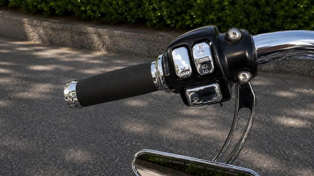 Harley-Davidson 1584 Wide Glide (2007 - 11) - FXDWG  (7)