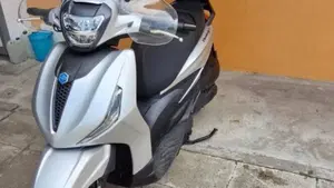 Piaggio Beverly 300 S ABS-ASR (2021 - 25)  (3)