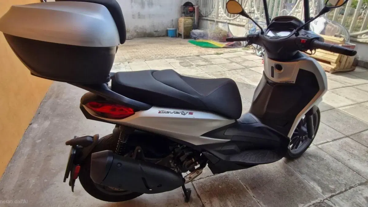 Piaggio Beverly 300 S ABS-ASR (2021 - 25)  (4)