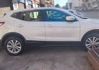 Nissan Qashqai 1.5 dCi Acenta (8)