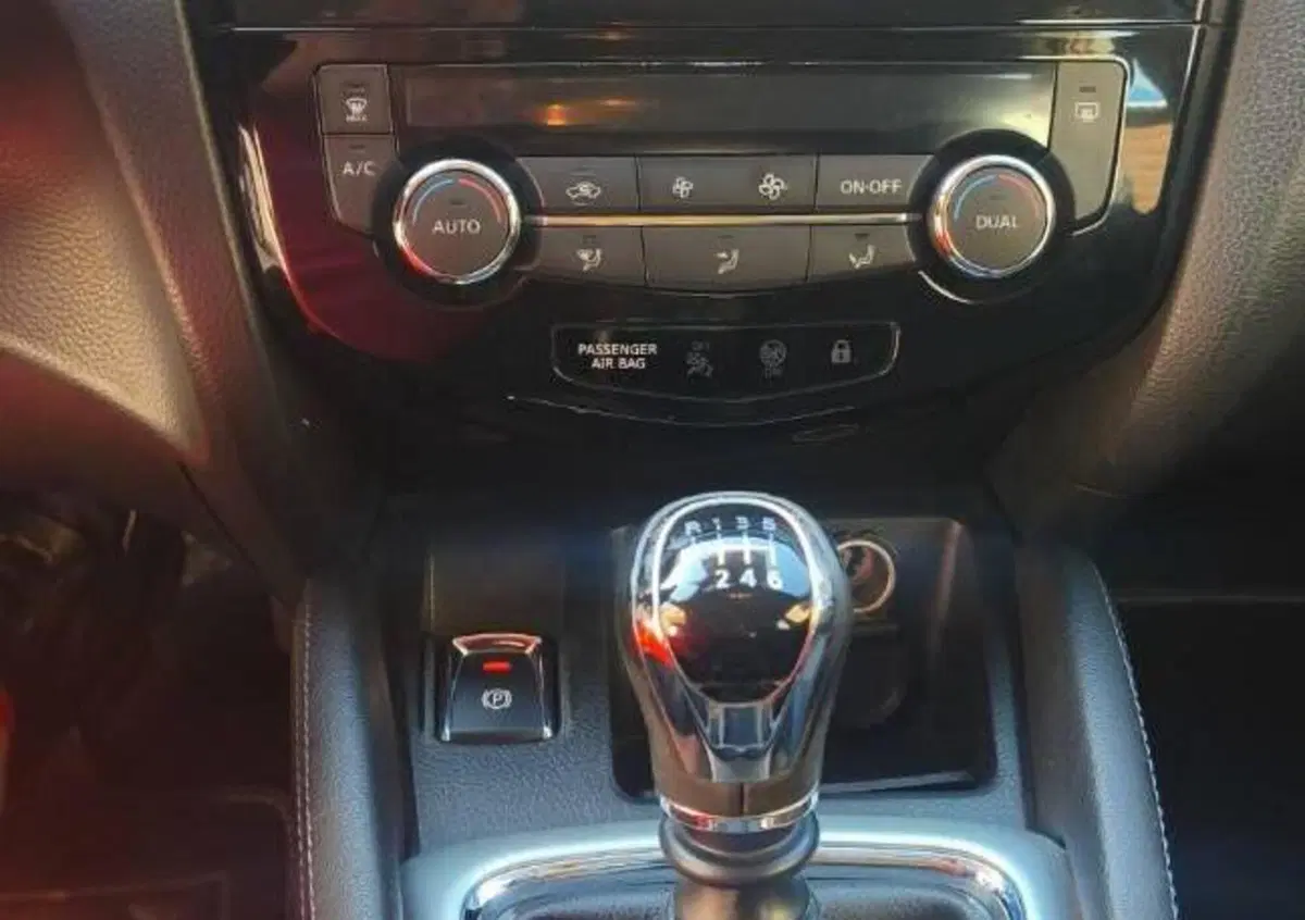 Nissan Qashqai 1.5 dCi Acenta (14)