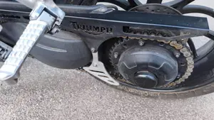 Triumph Speed Triple 1050 (2005 - 11)  (15)