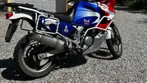 Honda Africa Twin XRV 750 (1996 - 02)  (2)