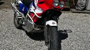 Honda Africa Twin XRV 750 (1996 - 02)  (6)