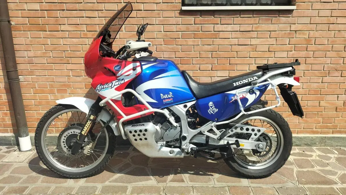 Honda Africa Twin XRV 750 (1996 - 02)  (9)