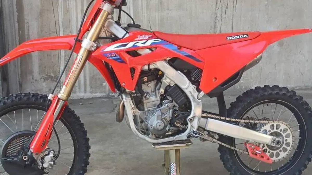 Honda CRF 250R (2024)  (7)