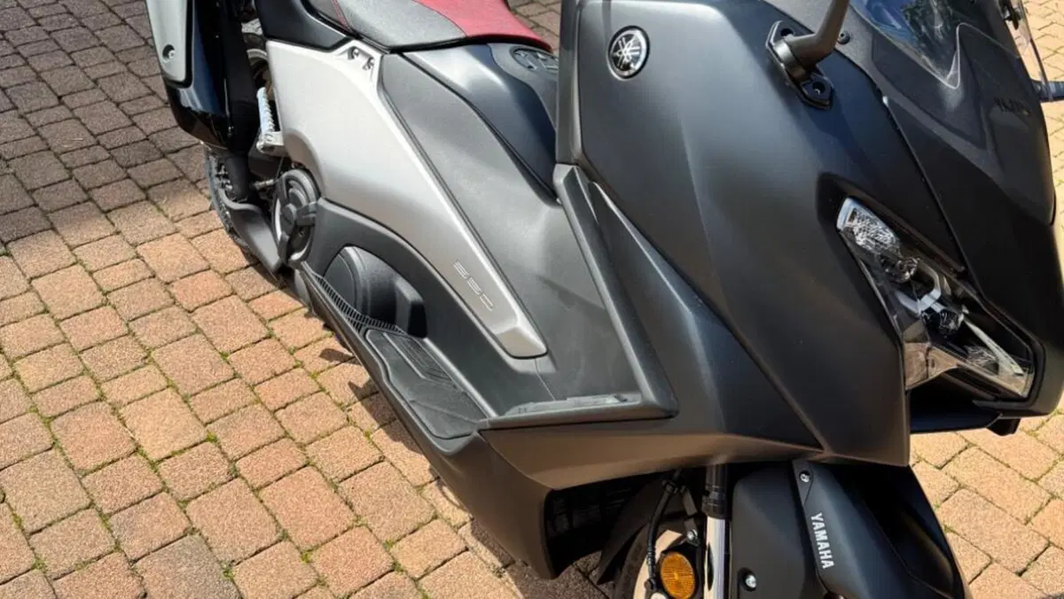 Yamaha T-Max 560 25th Anniversary (2026)  (6)