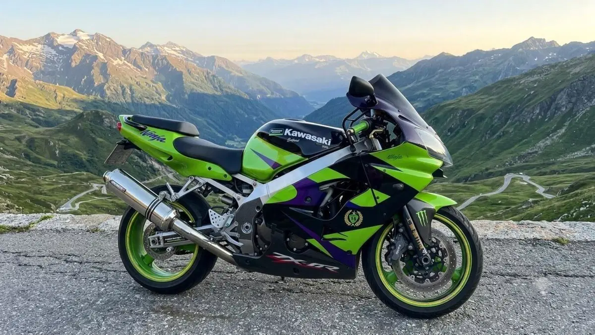 Kawasaki Ninja 900 ZX-9R (1998 - 01) 