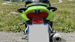 Kawasaki Ninja 900 ZX-9R (1998 - 01)  (3)