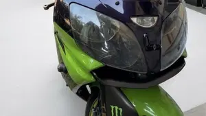 Kawasaki Ninja 900 ZX-9R (1998 - 01)  (4)