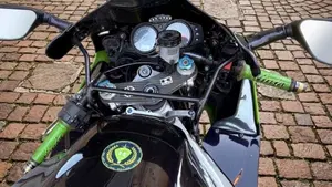 Kawasaki Ninja 900 ZX-9R (1998 - 01)  (5)