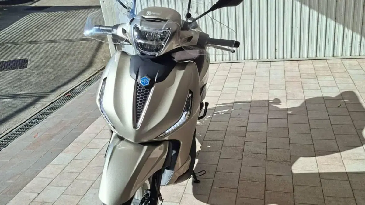 Piaggio Beverly 300 ABS-ASR (2021 - 25)  (3)