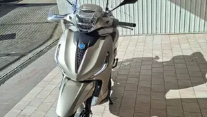 Piaggio Beverly 300 ABS-ASR (2021 - 25)  (3)