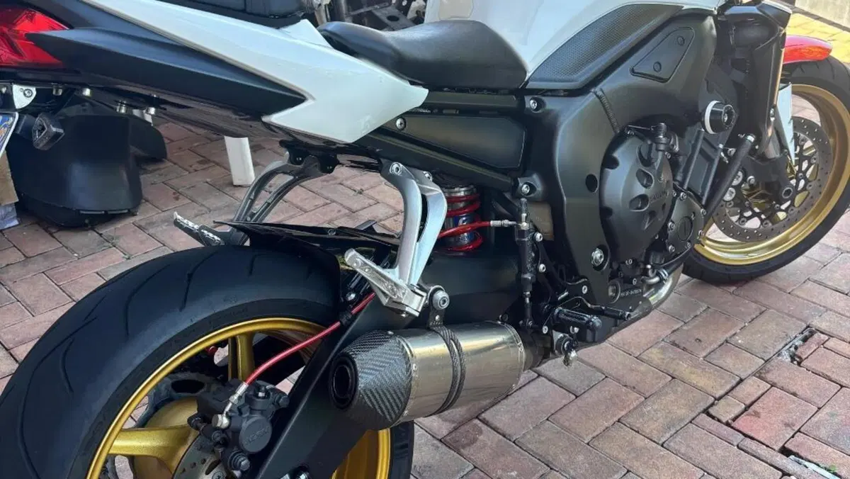 Yamaha FZ1 (2006 - 16)  (9)
