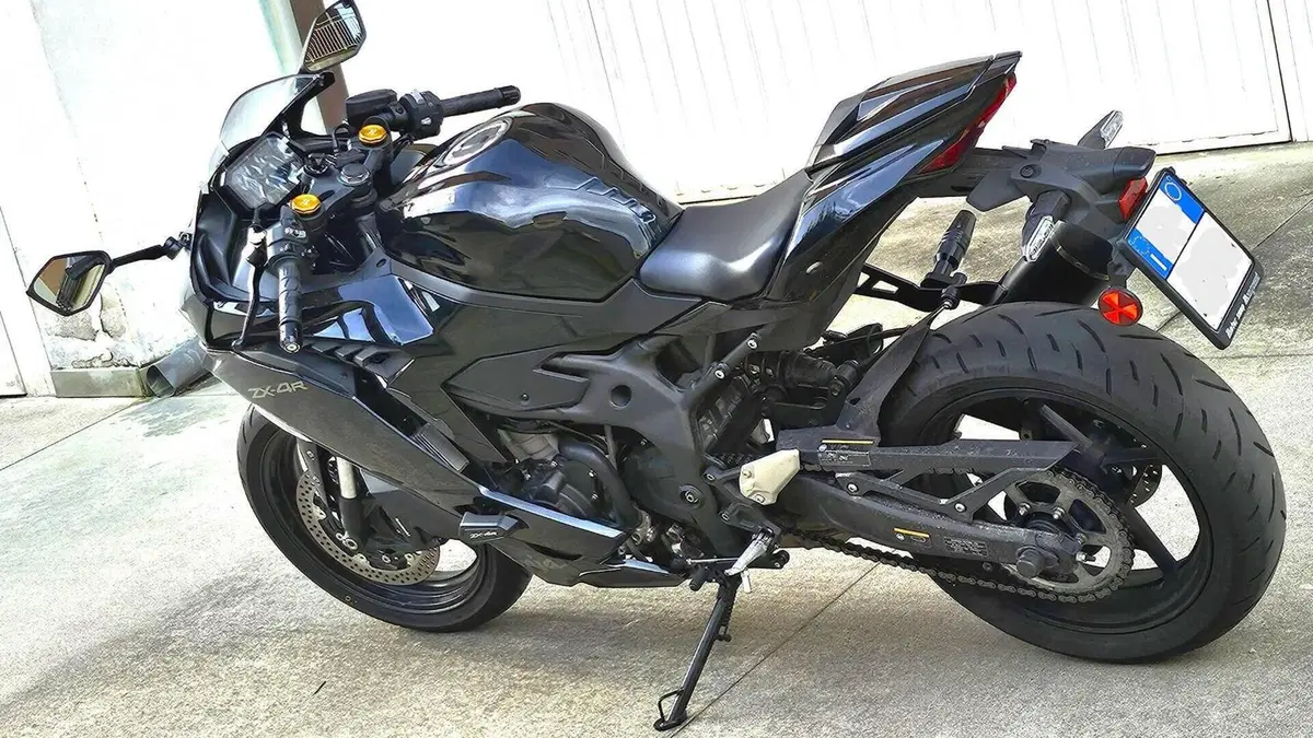 Kawasaki Ninja ZX-4R (2024 - 26)  (2)
