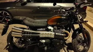 Triumph Scrambler 900 Stealth Edition (2024)  (10)
