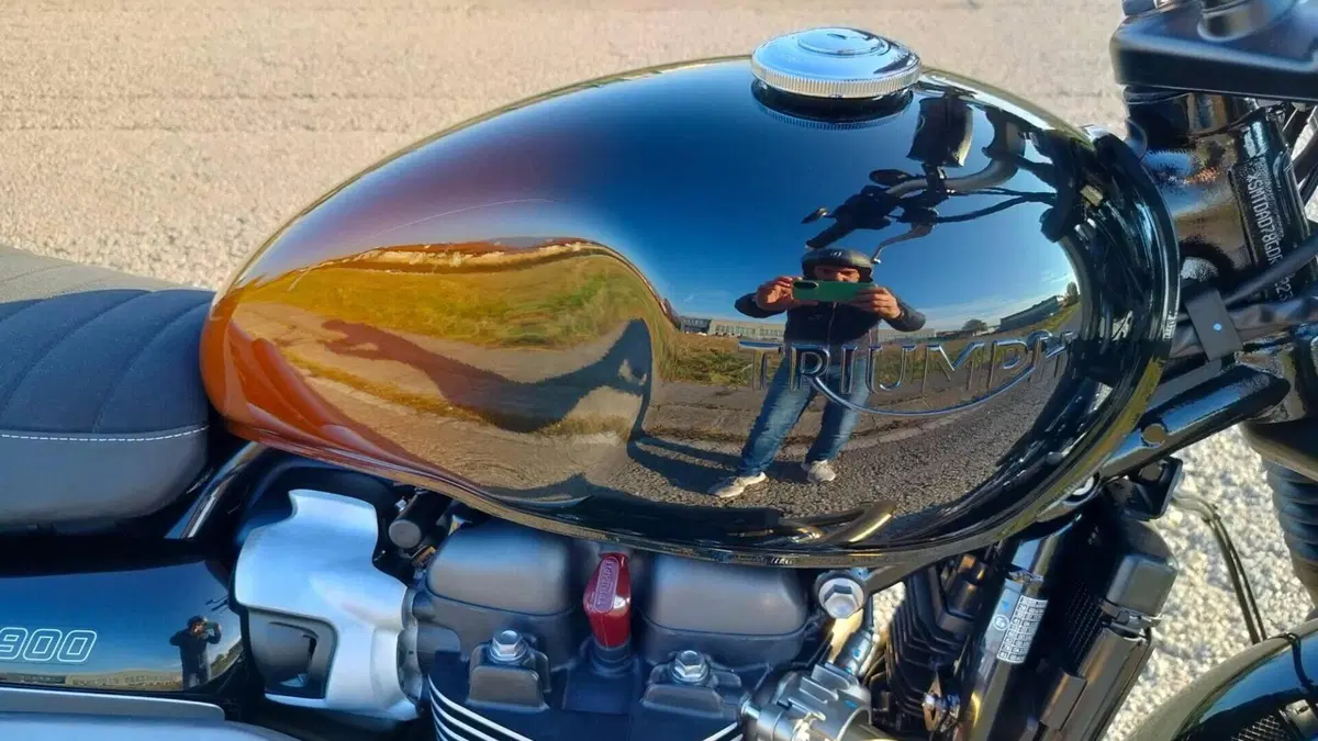 Triumph Scrambler 900 Stealth Edition (2024)  (11)