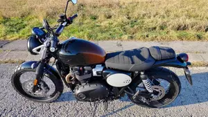 Triumph Scrambler 900 Stealth Edition (2024)  (12)
