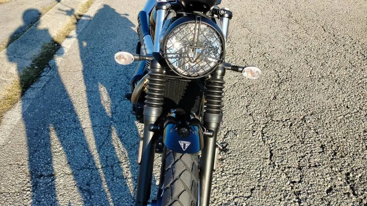 Triumph Scrambler 900 Stealth Edition (2024)  (15)