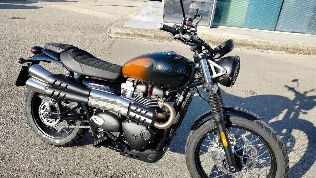 Triumph Scrambler 900 Stealth Edition (2024)  (17)