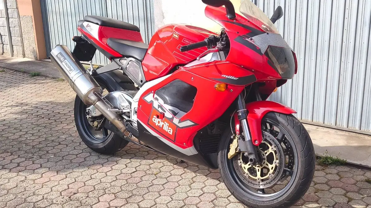 Aprilia RSV 1000 (2000 - 01) 