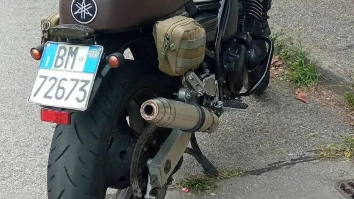 Yamaha FZS 600 Fazer (2002 - 03)  (3)