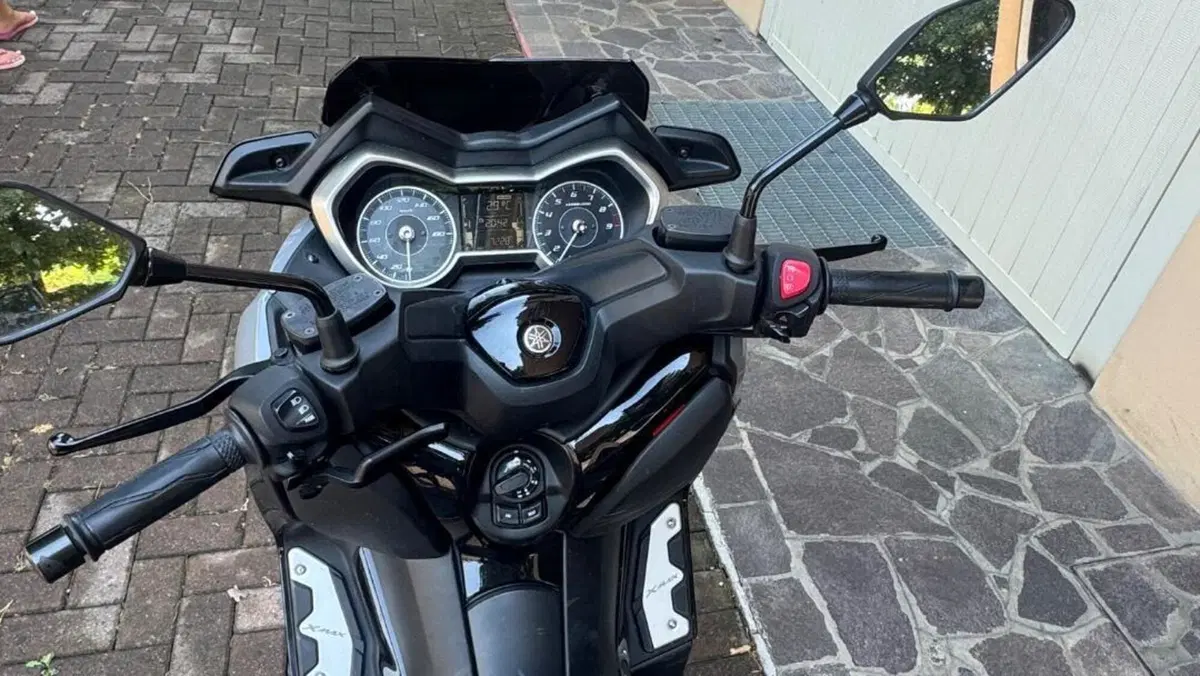 Yamaha X-Max 400 Tech Max (2020)  (6)